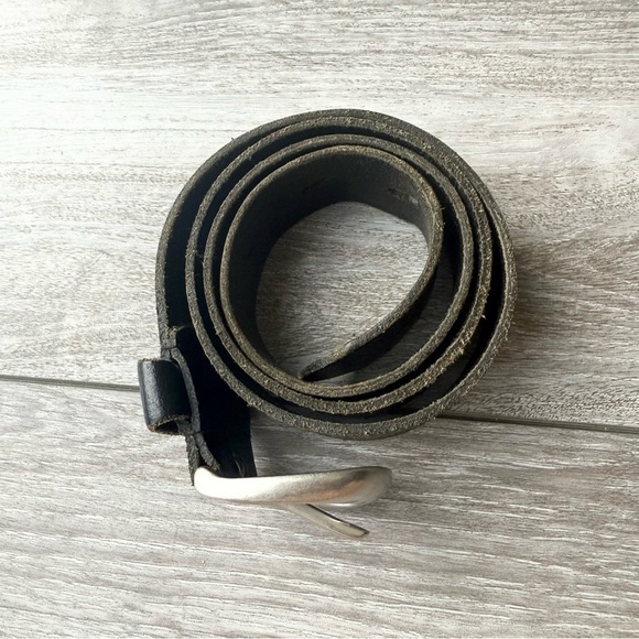 Vintage Black Premium Leather Belt Made in Canada - Picture 2 of 14